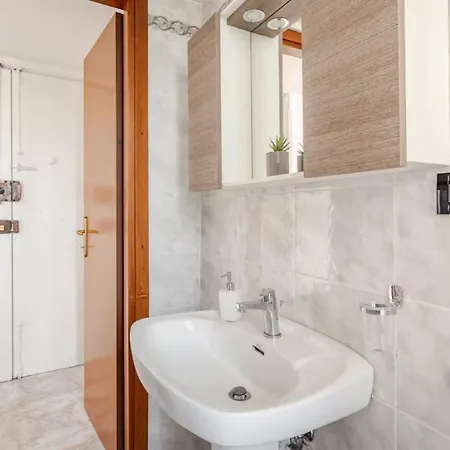 Apartment Free Parking, Near The Station